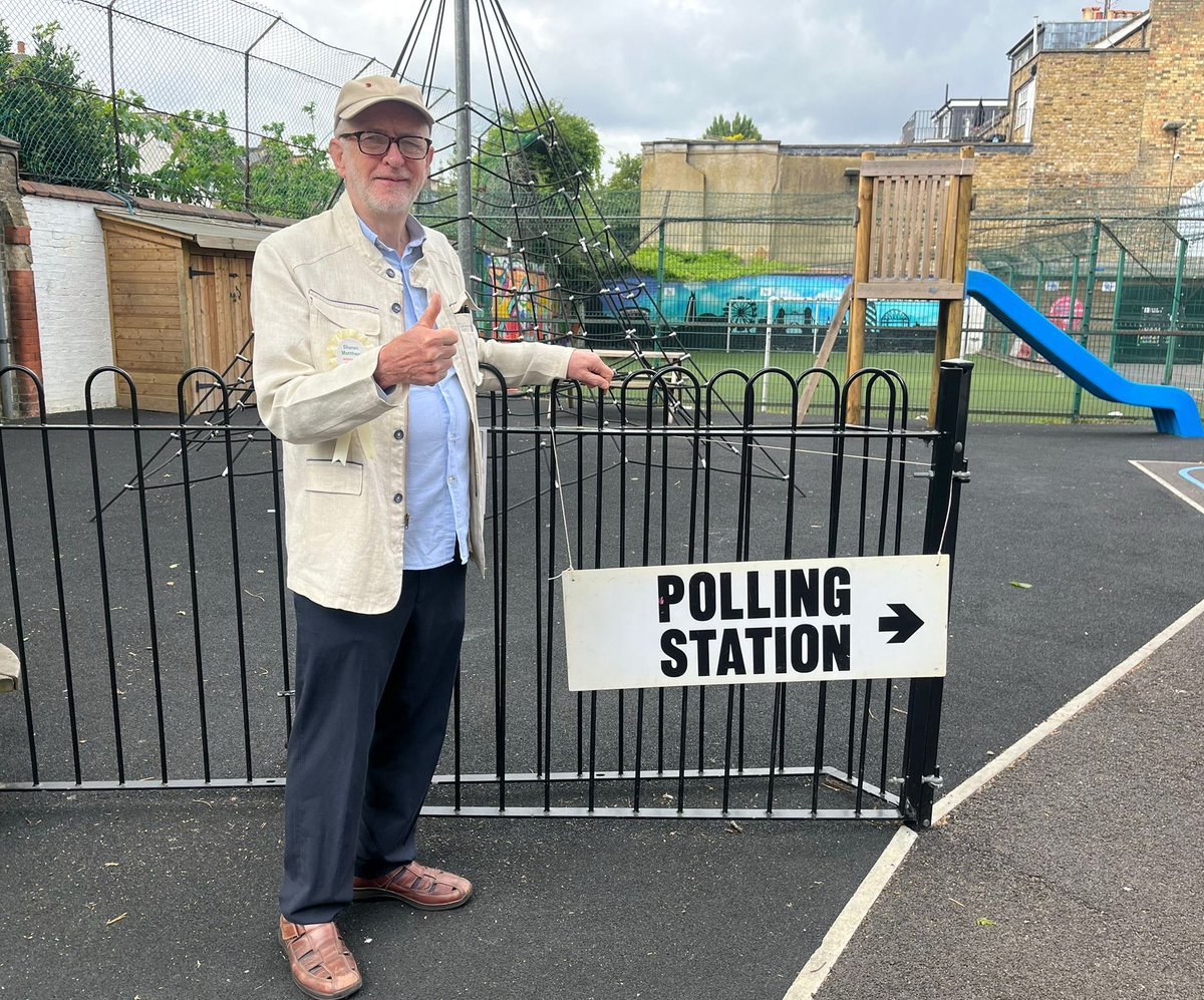 Jeremy Corbyn tweet media