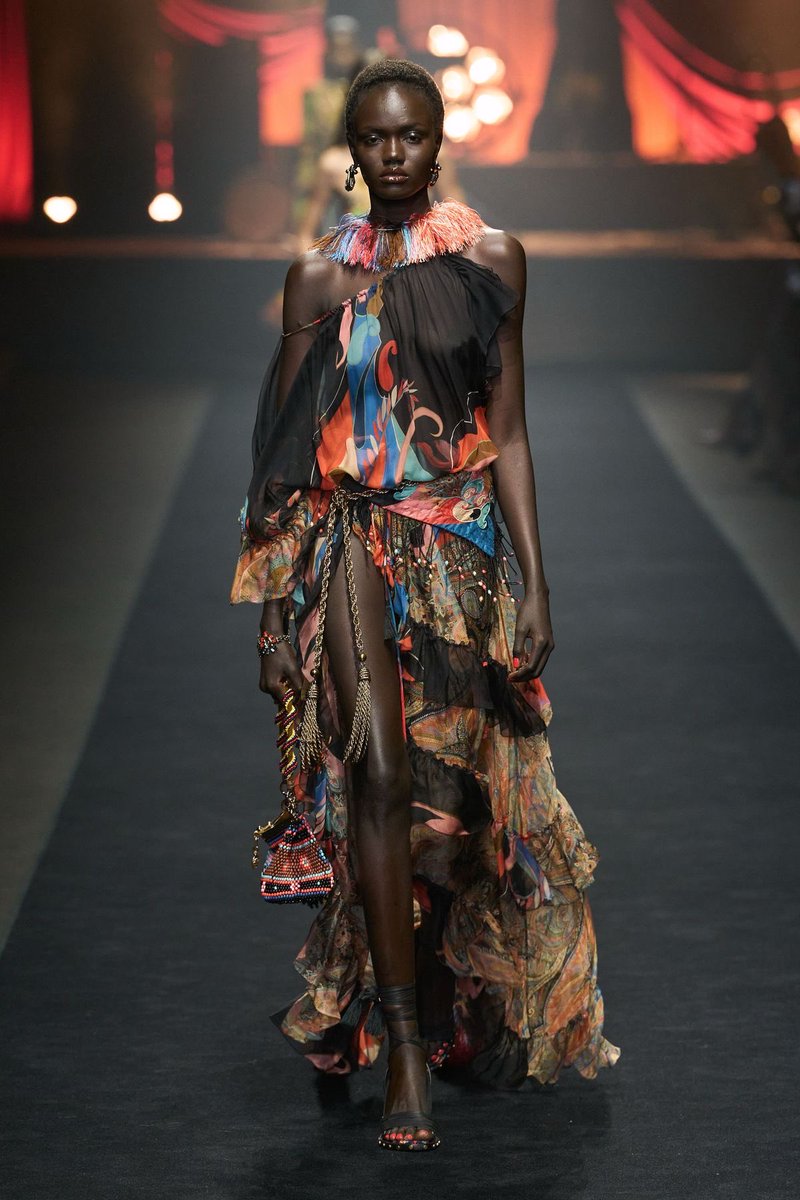_Mo_View's tweet photo. Some ETRO Ready to Wear Pieces https://t.co/QU8zFRxsA7