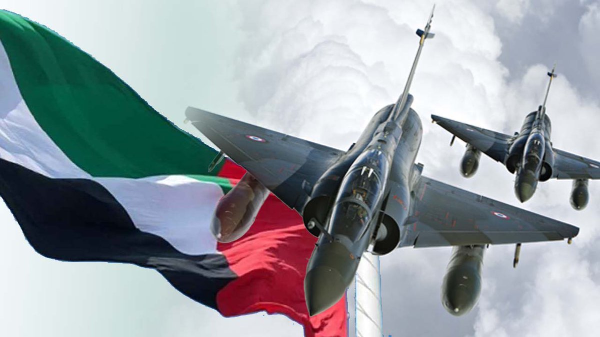 يا خصيــــم الدار شوف ... ومــوت غــصه
أمهااآات العنق..واللون الرمادي
إن خــــذن لفة ومـــرن عـ المنصه
فوقهـــــن شبان من رسّة بلادي