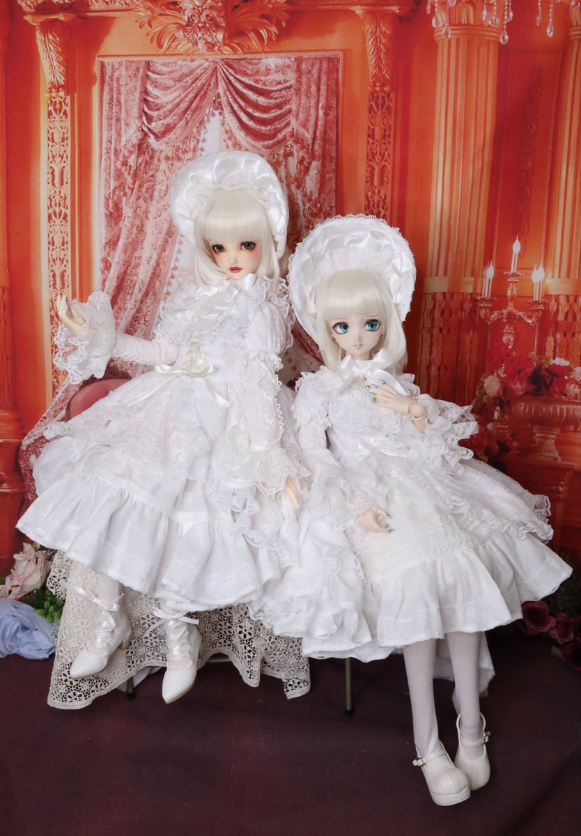 kira2furi2mofu2's tweet photo. メインの制作の合間にてドルパなどで販売予定のドレスも続々と制作中です。
真っ白ドレスはSD/DDサイズはハーフボンネット、つけ襟、つけ袖、ワンピースドレス、パニエ、靴下、ドロワーズにて15000円になります。
他サイズも少しずつ制作して参ります🪡
#あのめ童話劇場 https://t.co/1gfD8MN8n8