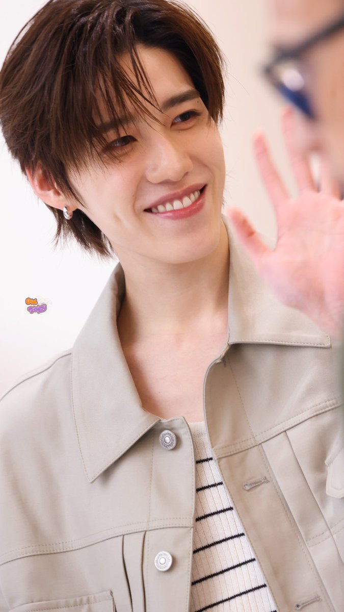 นาฬิกาหยุด แต่ยังไม่กล้ารุก
สวยจนขาสั่น หัวใจมันปั่น
นี่คือเสียงของความรักนั่นใช่ไหม

🥺

 #PPKritxRIMOWAatICONSIAM