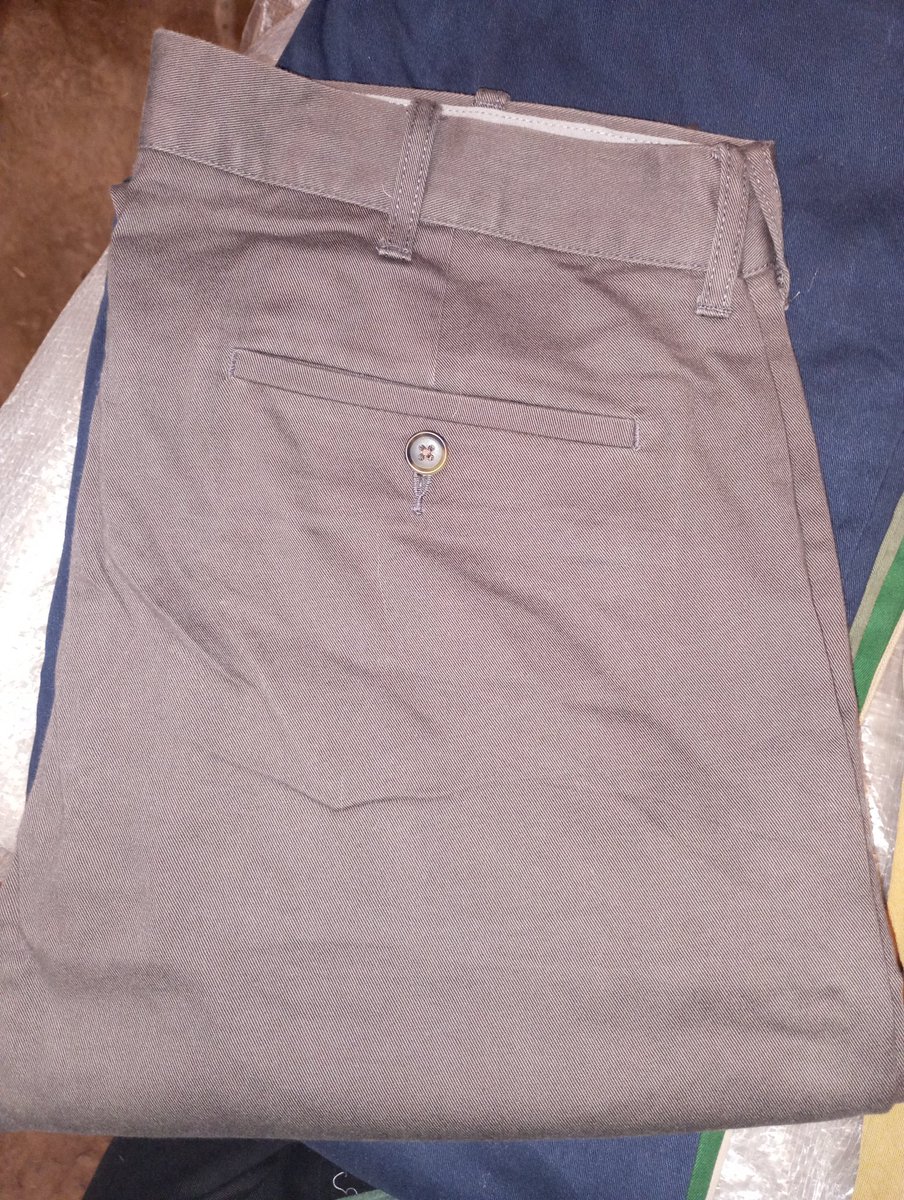 Kingwilfred16's tweet photo. Promote my hustle, for all your branding services and casual wears, we got best unique 2nd hand khakis, jeans, shirts and T-shirts. Just a call away https://t.co/KCkJUywpG4