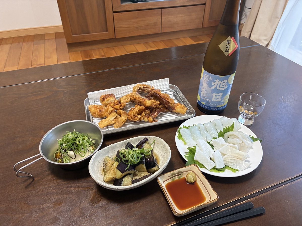 tarono0409's tweet photo. 春アオリイカ https://t.co/qWAj5CVDFE