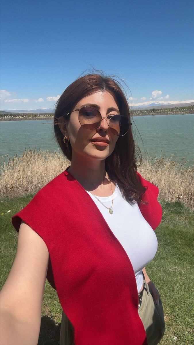 bilbirsen's tweet photo. İki günlük güneşi değerlendirip gol atmamız.
🖼️🌻🐝🌤️ https://t.co/OJBFrE8lsV