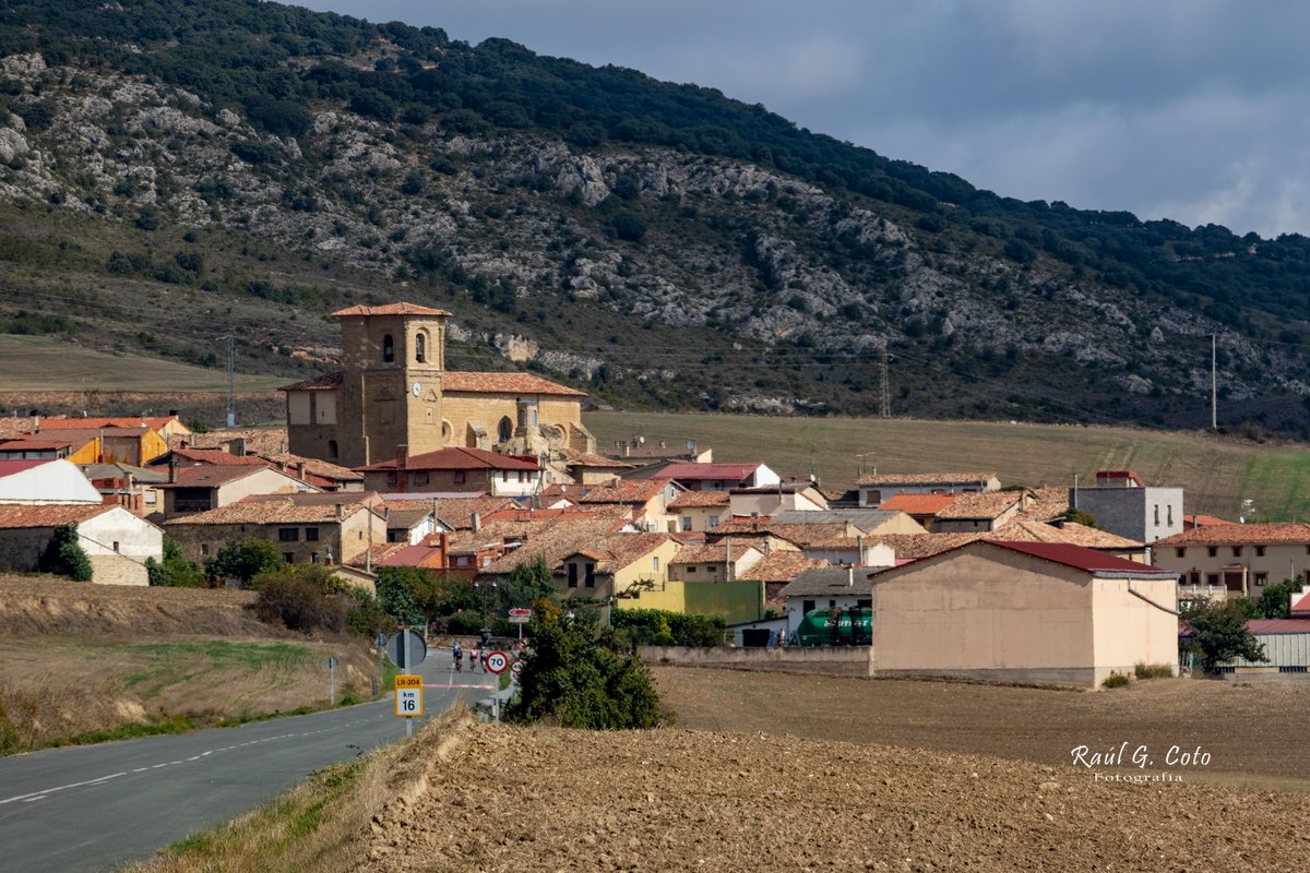 RaulGCoto's tweet photo. Foncea (La Rioja) #Foncea #FonceaLaRioja #LaRioja #PueblosDeLaRioja #LaRiojaEspaña #FonceaLovers #PuebloConEncanto #LaRiojaTurismo #HiddenSpain #RuralLaRioja #VisitFoncea #PaisajesDeLaRioja #SpainVillage #DiscoverLaRioja @lariojaturismo  #TravelLaRioja #LaRiojaSecreta https://t.co/JcZHxWe2ig