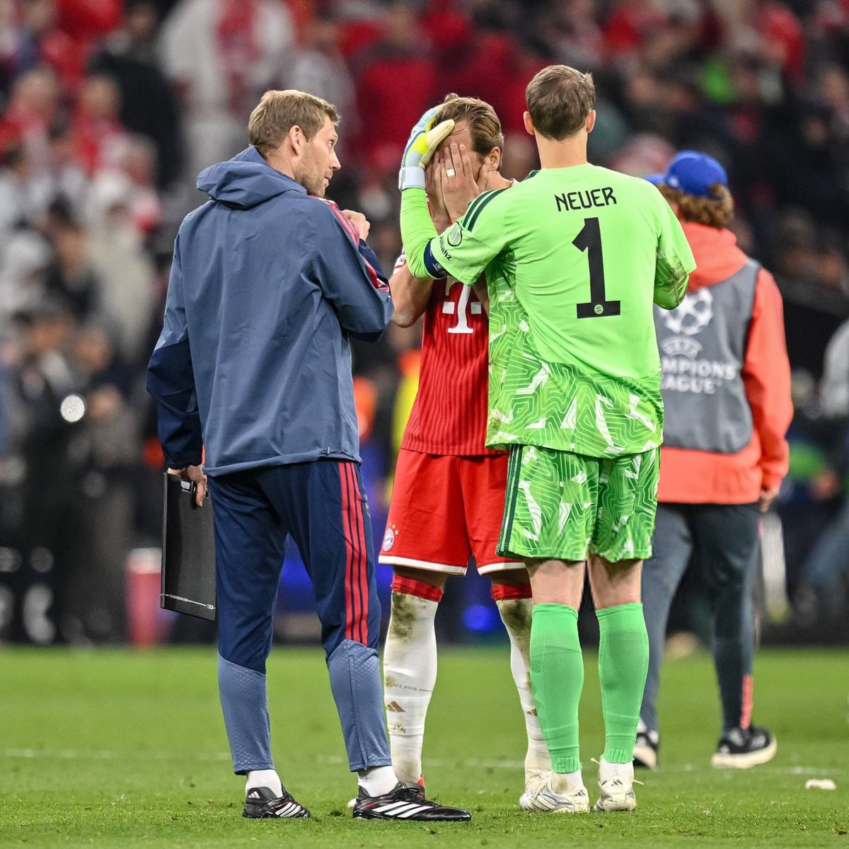 🚨 Harry Kane after Bayern eliminated Real Madrid: "I'm sure Real Madrid are angry about the Camavinga red card, but they got many things go their way over the years, so..."

Harry Kane last night: "I think everyone who watched the game will come to the same conclusion. How can