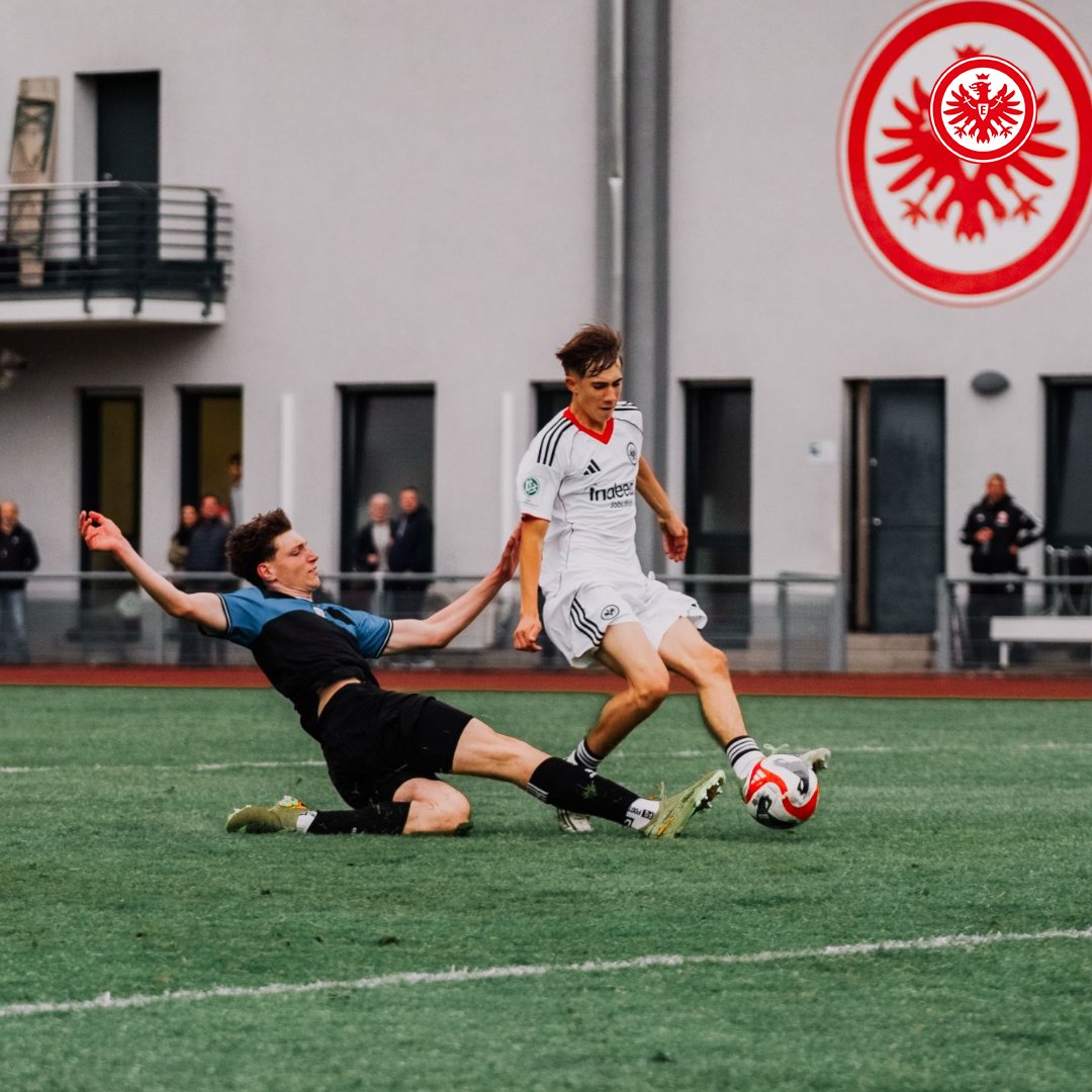 eintracht_lz's tweet photo. Gefightet, Mentalität gezeigt, Weiterkommen gesichert 👏

Der Spielbericht zum Pokalerfolg der U17 📰 https://t.co/lYKahSade2

#SGE #SGEU17 | #SGEFSV https://t.co/lhqORAf1Pl