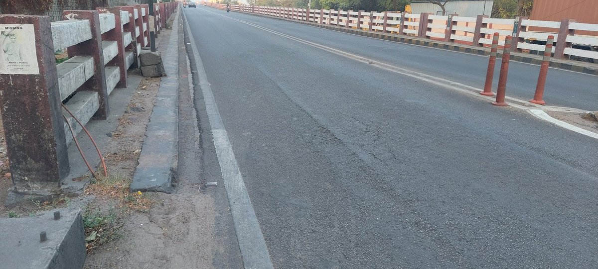ktarnaka's tweet photo. Respected @GHMCOnline  request for surface line on Jamia Osmania Flyover @ZC_Secunderabad @DC_Tarnaka https://t.co/Slg8WDWGzK