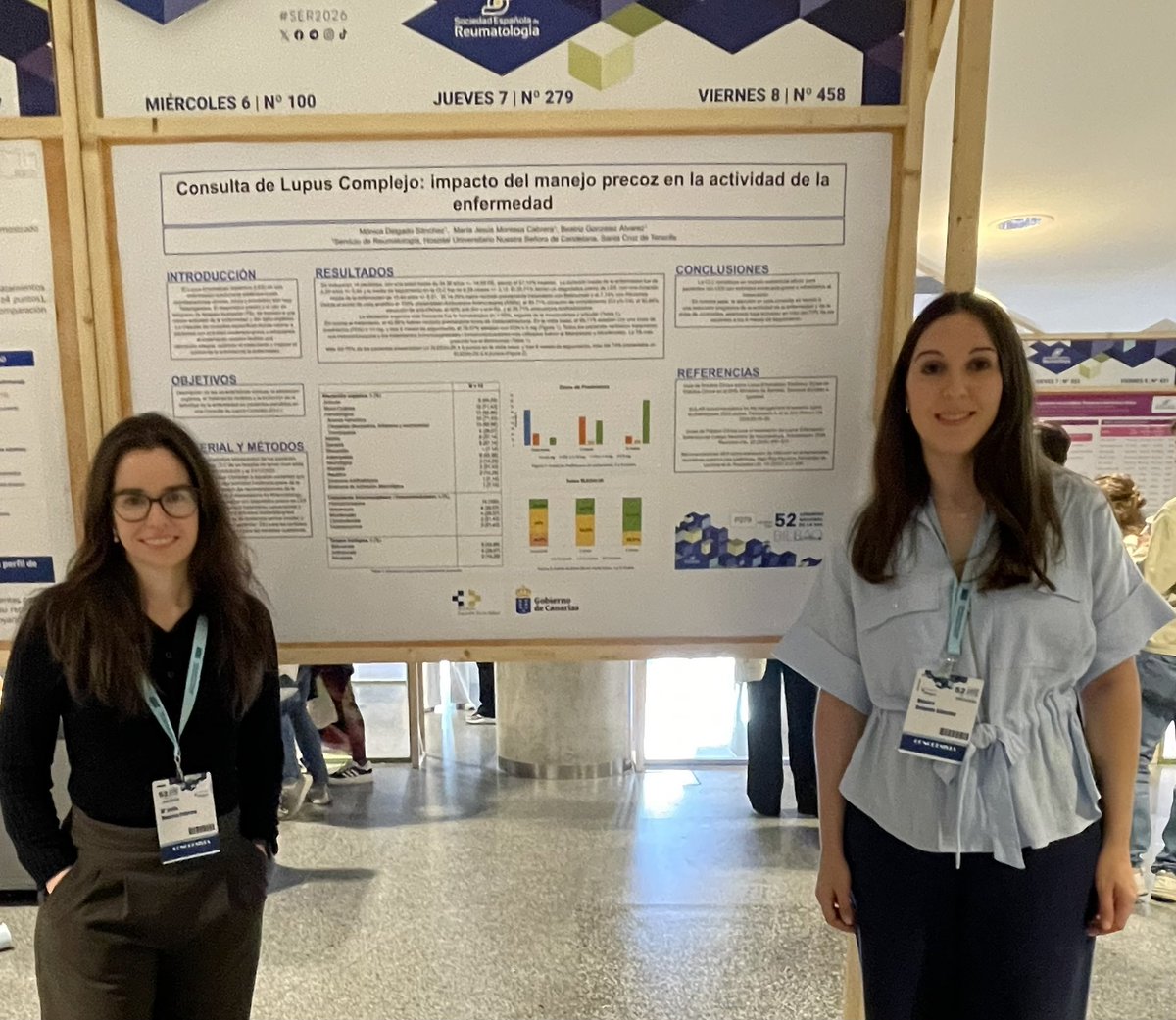 ReumaCandelaria's tweet photo. Nuestras compañeras, la Dra @Monica_DelSan y @montesa_maria, presentan en la #SER2026 su #poster sobre la experiencia en nuestro servicio con la Consulta de #Lupus Complejo ➡️ seguimiento estrecho 🟰mejor control de la actividad (SLEDAI-2K) y mayor ahorro de corticoides 💊 https://t.co/9qopfWIrYa
