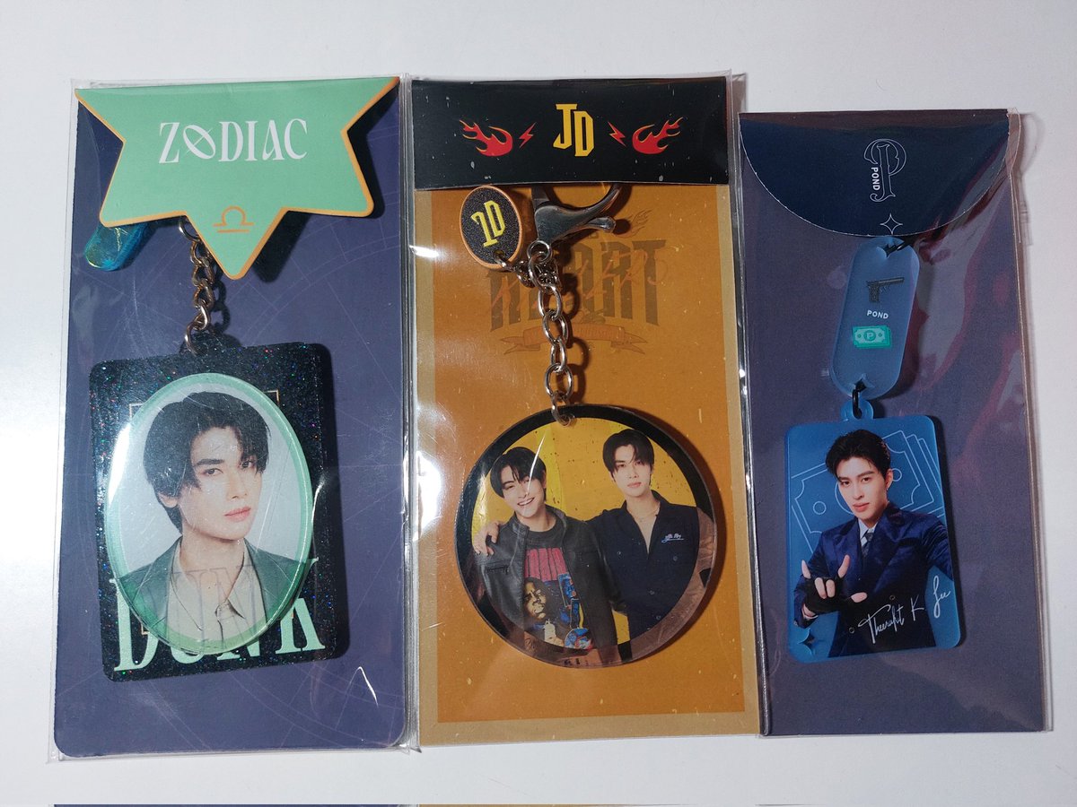 Wts พวงกุญแจ keychain
ดัง zodiac 150รวมส่ง
จุงดัง the heart killers 150รวมส่ง
ปอนด์ คุณธีร์ 220รวมส่ง
รับหลายชิ้นลดได้นะคะ
#ตลาดนัดgmmtv #ตลาดนัดgmm #ตลาดนัดจุงดัง #ตลาดนัดปอนด์ภูวินทร์