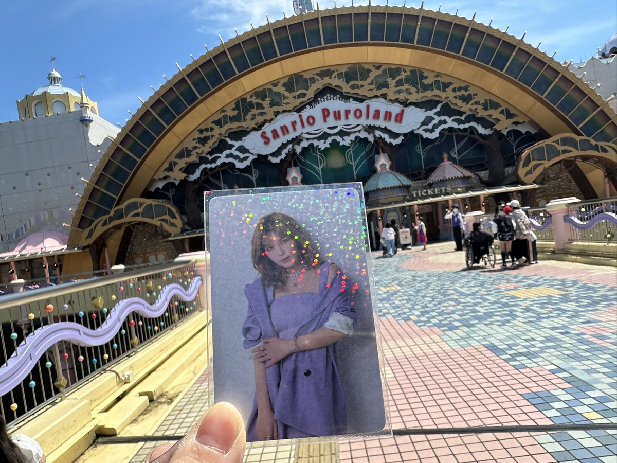 _uno_horizon's tweet photo. GWもオタ活できて嬉しかった♡
シブタワでビーファのパネルと撮ってたら姪っ子乱入してきて真似された😂 https://t.co/FMw7pkIJLs