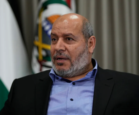 Ha sido eliminado por #Israel en #Gaza otro de los hijos de Khalil Al-Hayya, el máximo líder de Hamas y la cabeza en las negociaciones.
🇵🇸💀
- Azzam Al-Hayya es el cuarto de los siete hijos de Khalil que es eliminado, el último de ellos en un ataque de la fuerza aérea israelí en