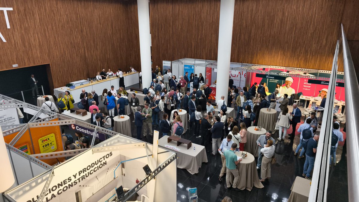 COAATMCA's tweet photo. 📌 Ya estamos viviendo las primeras horas de
@ContartAlicante. Todo un éxito de participación y organización. Enhorabuena al @CGATEsp y al @aparejadoresalc  👏🏻👏🏻👏🏻#Contart2026 https://t.co/YkAfR03xcv