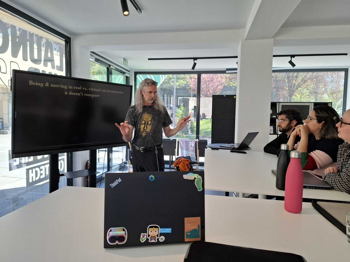 ConTaktLab's tweet photo. On on April 22–23, we had the pleasure of hosting our collaborator @BernhardRiecke  from @SFU.

Prof. Riecke shared insights from over 20 years of research with our students and provided valuable feedback on several of our projects.

Thank you for the inspiring visit and talks! https://t.co/4RY1QhIGi7