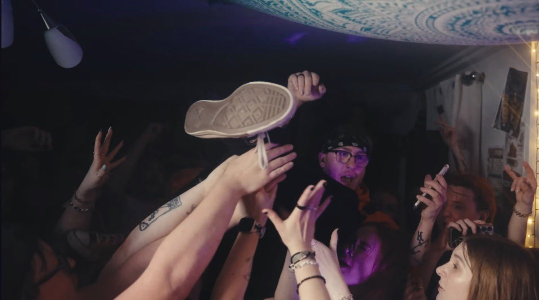 owxn_powxr's tweet photo. Do you remember MV shoot

@ASITISofficial 

#doyouremember #asitis https://t.co/l7Oz2UgnqR