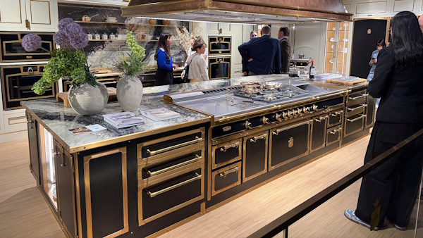 NECEanodizing's tweet photo. The 2026 #SalonedelMobile in Milan was a record-breaking edition, and #NECE #Anodizzazione collaborated with numerous leading international design brands, providing excellent anodised aluminum finishes https://t.co/xsc0tJO18A https://t.co/RTI56X4Qci