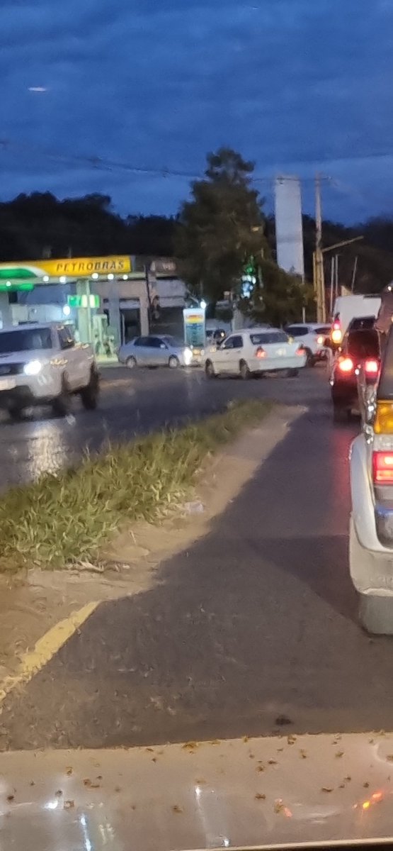 piriki's tweet photo. Nadie @asu_transito @juntasuncion @AsuncionMuni https://t.co/L1VxTi1lCc