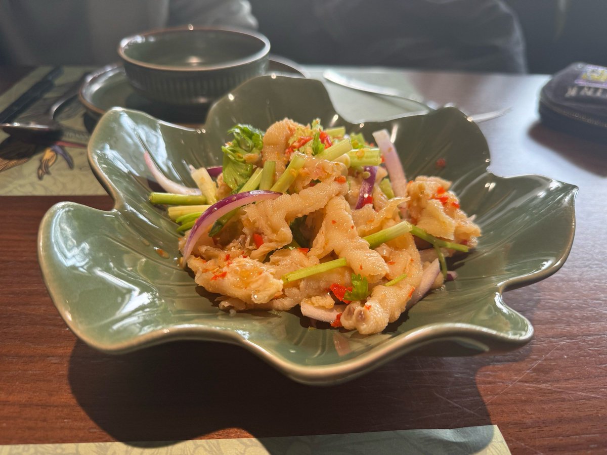 KNiellez's tweet photo. "Street food alert! Crispy fried squid + tangy chili-lime sauce = perfect on-the-go bite  Grab yours at the downtown night market tonight! #StreetFoodJoy #FriedSquidLovers" https://t.co/QnbggP6iUg