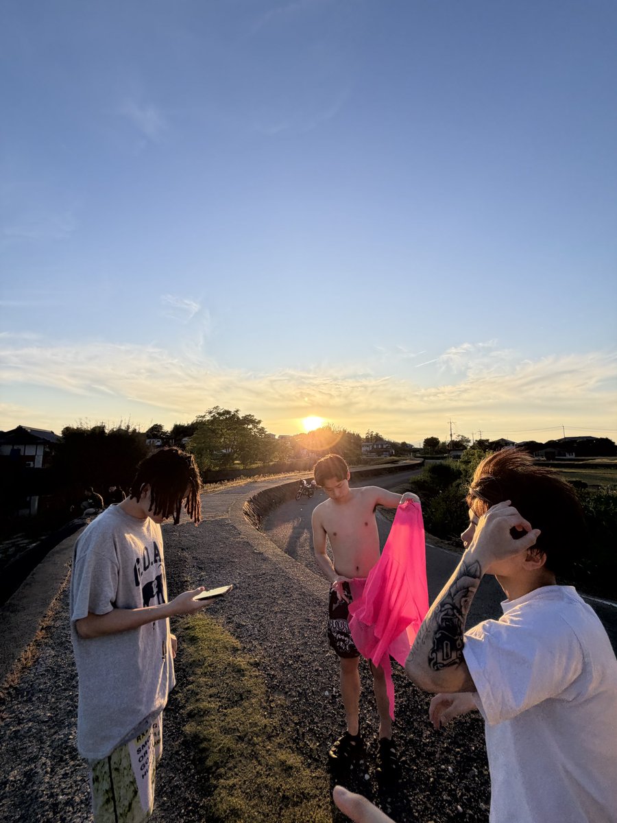 めるめるえ tweet media