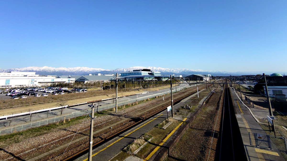 ADDdenshi's tweet photo. 富山、立山連峰が壮大でした

魚津でレンタルサイクルがあったので試してみました
夕方の日本海を望み、潮風を感じたので道の駅でホタルイカを購入しました。
#出張族 https://t.co/g7ihj34IyQ