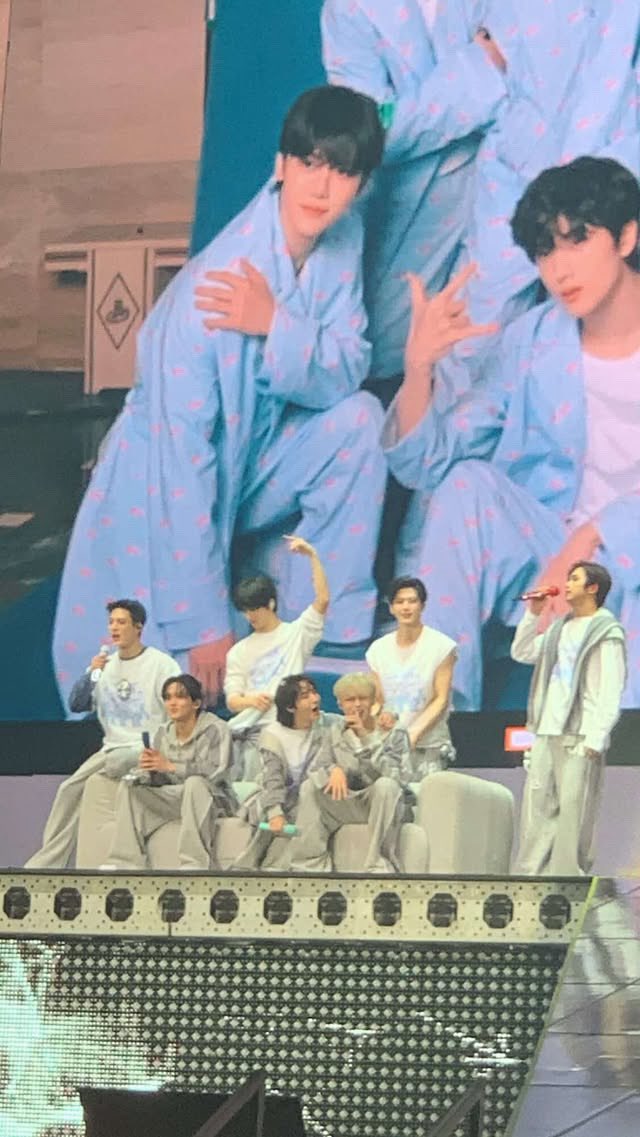 지즤 tweet media