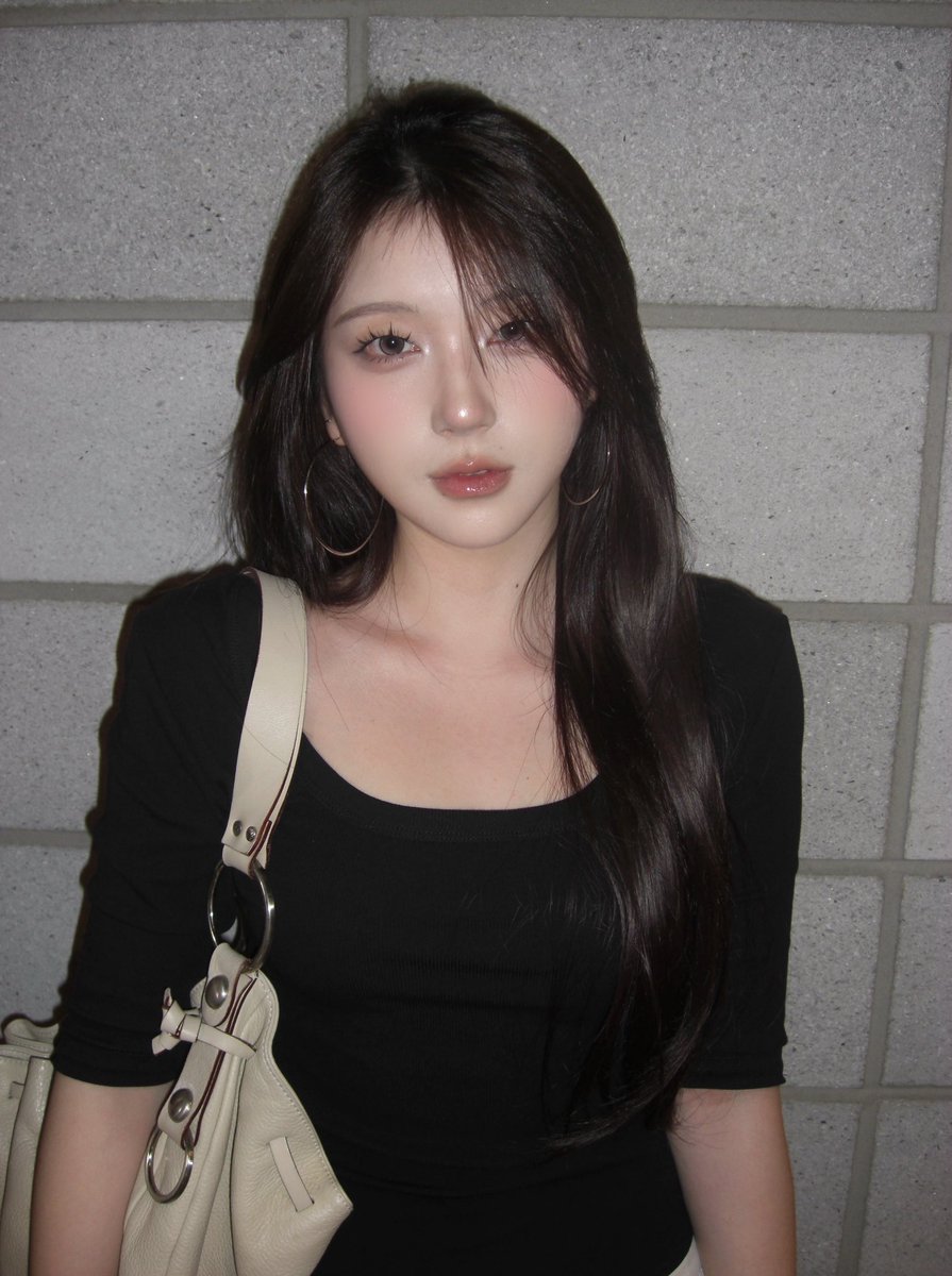 jabdong2's tweet photo. 이건 웜톤 핫걸 추구미 버전!! 제가 사용한 오드타입 글로시들 지금 대박 할인 가져왔어요!! (라인업: 언캐니,텐더휴,오직 바름..야르조합)
https://t.co/OHxFGdk5yc https://t.co/uX3eXSq1lF