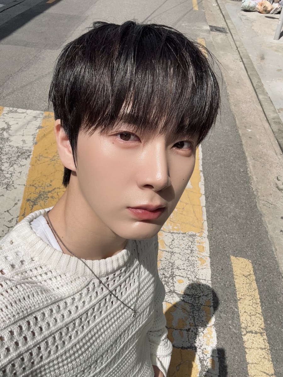 늠름 tweet media