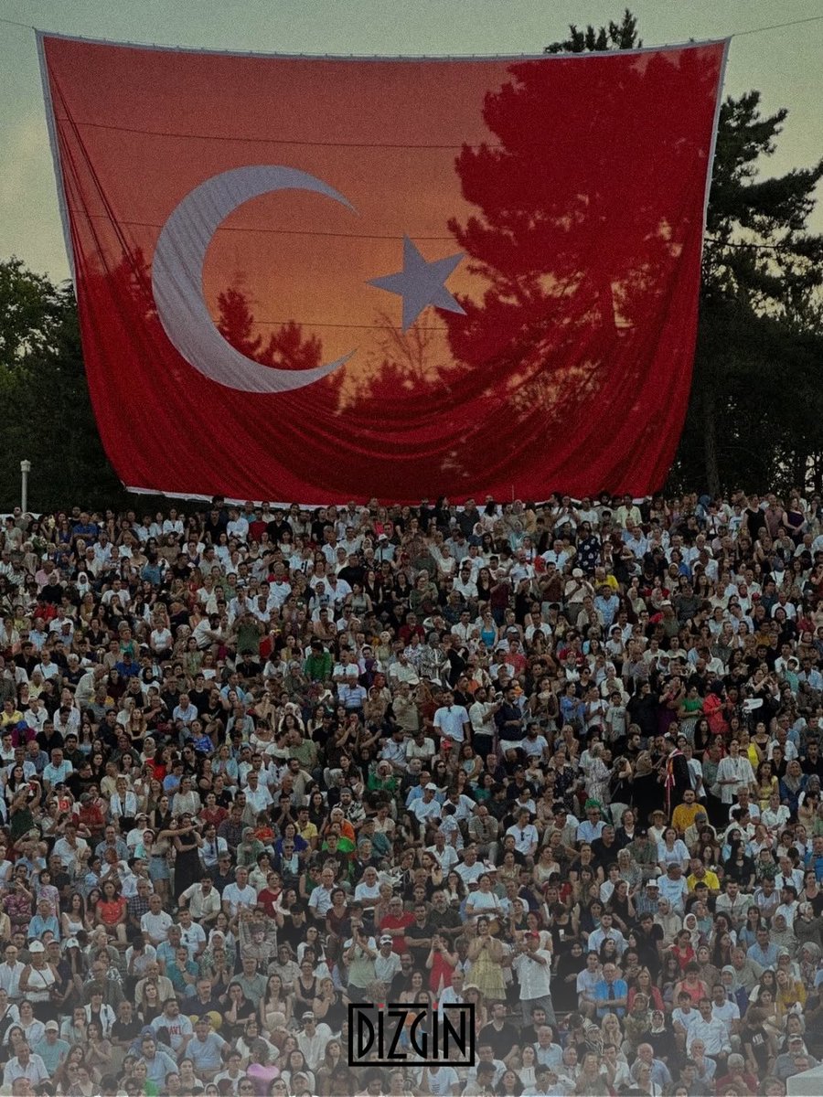 DizginDergisi's tweet photo. ODTÜ Bahar Şenliği'ne terör örgütü sempatizanı biri "sanatçı" sıfatıyla davet edilmiştir. Provokasyon amaçlı yapıldığı tahmin edilen bu davet, kamu vicdanını zedelemiş ve vatansever öğrencilerin haklı tepkisini görmüştür. Bunun akabinde birçoğu okulun öğrencisi dahi olmadığı anlaşılan Kürtçü-faşist gruplar tarafından öğrencilere bir saldırı gerçekleştirilmiştir.

Olayı nefretle kınıyor, başta yazar ve okurlarımıza olmak üzere bütün vatansever ODTÜlülere geçmiş olsun dileklerimizi iletiyoruz.