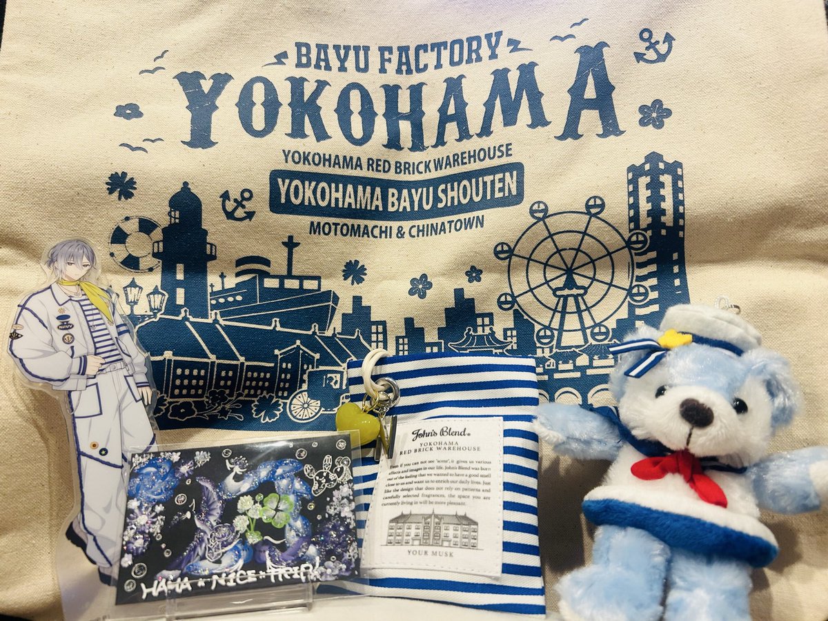 kacchi3724's tweet photo. 横浜旅行その2
念願のYOUR MUSK行ってきた＆風虎先生にまた花文字を描いていただきました！毎回同じ色とテーマでお願いしているのに全部が唯一無二なの凄いから横浜行く度に買ってる。いつかイベントで他の主任さん達と風虎先生の花文字並べて写真撮りたいな https://t.co/Yfv8QEzOYy
