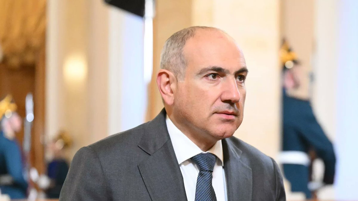 RT by @mikenov: 🇦🇲🇷🇺 Armenian Prime Minister Nikol Pashinyan has informed Russian President Vladimir Putin that he will not attend the May 9 Victory Day parade in Moscow due to the start of Armenia’s election campaign. During the final cabinet meeting before the parliamentary elections…