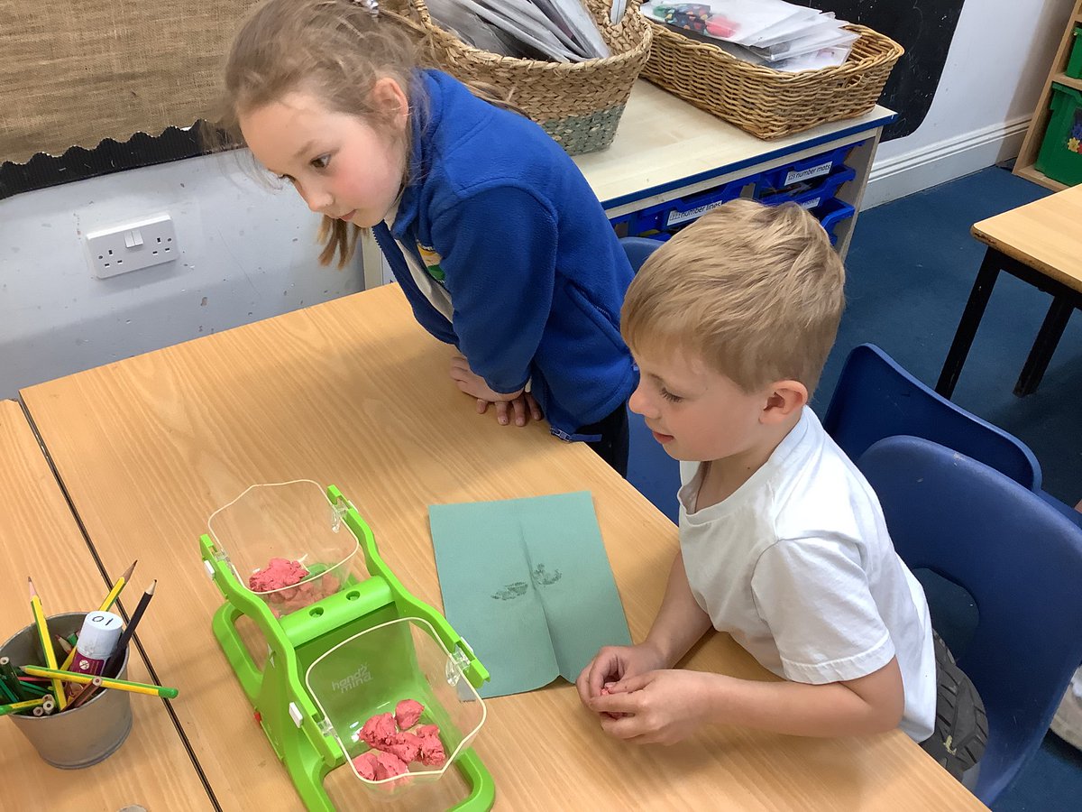 SAPSRedSquirrel's tweet photo. #Maths Fractions maths! We’ve been finding half and quarters of playdough https://t.co/QyTz1BiE3o