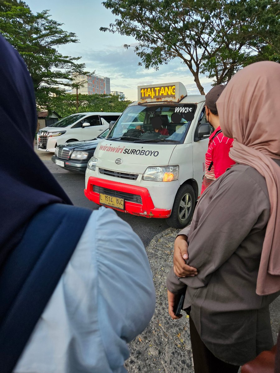 wirawiriSB's tweet photo. Hari hari liat mahluk mitologi https://t.co/wxHEWUIrAj