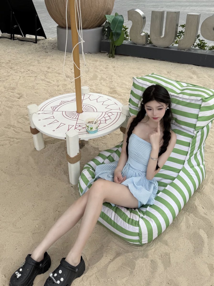 ranran665's tweet photo. 国外六点多的天空真的很好看呀
   v：miss1122580 https://t.co/Up4LIxBoQb