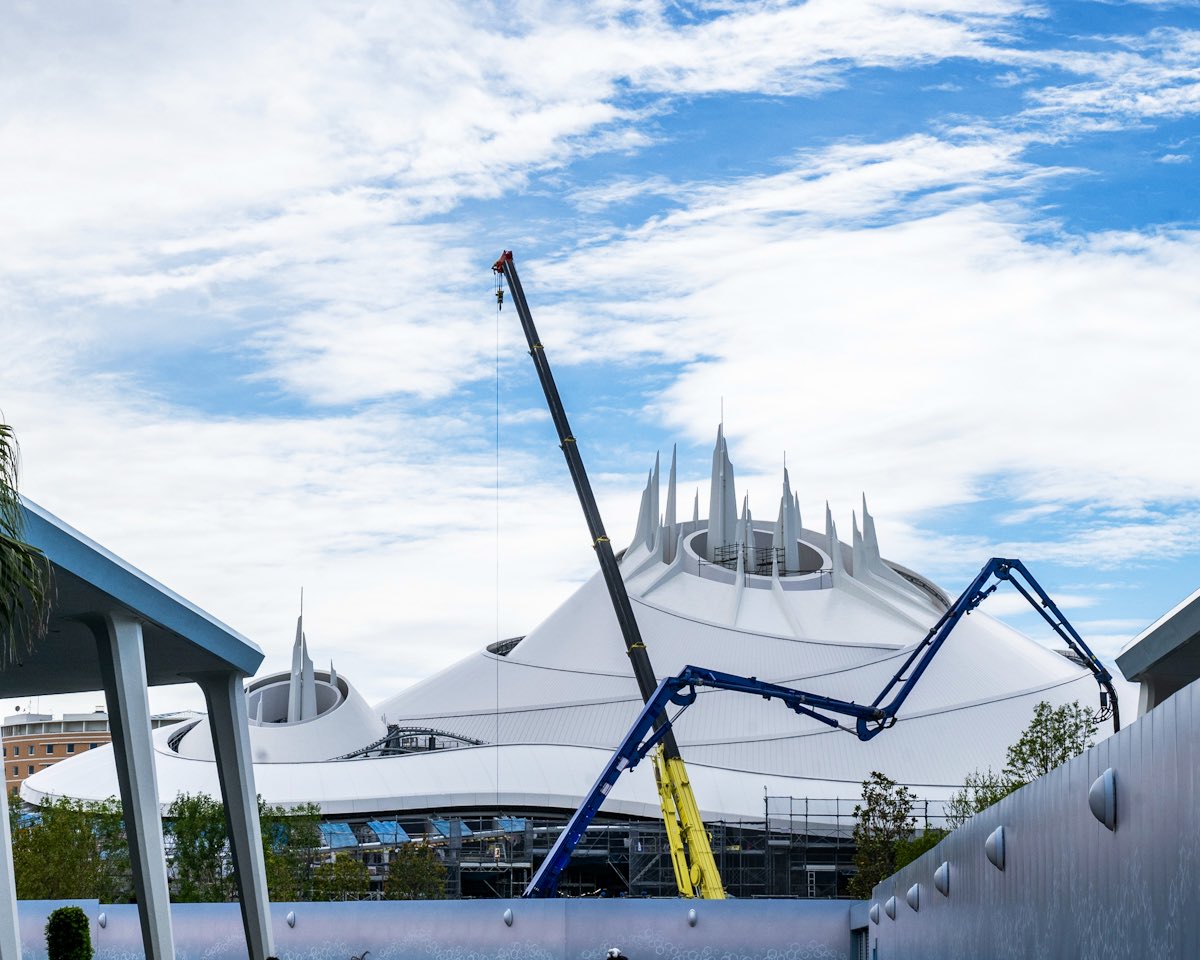 MezzoMikiD's tweet photo. 本日の東京ディズニーランド
スペース・マウンテン☆ https://t.co/0CEIH46OZI