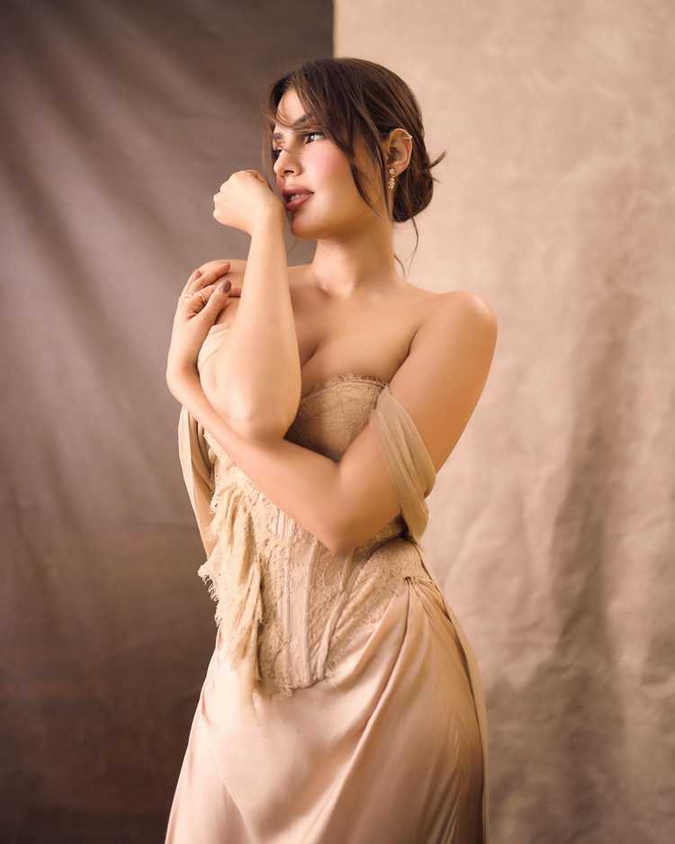 ursniresh's tweet photo. Rhea Chakraborty for Femina Beauty Awards 2026 

#Rhea #RheaChakraborty https://t.co/YB2pwqQ24R