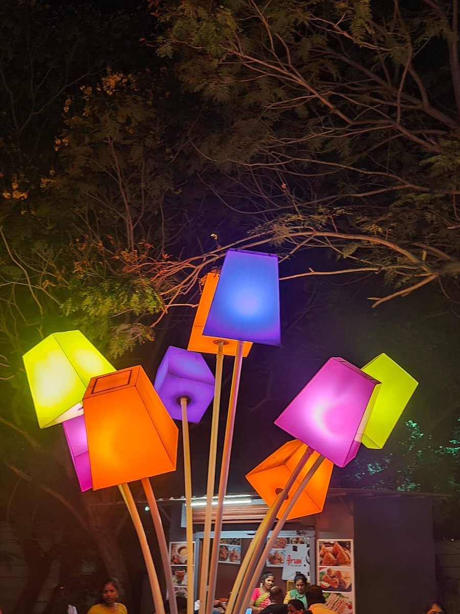 parsan2026's tweet photo. Photo challenge: Share a photo with at least 3 colors 🎨💙💚💛❤️✨️

#theme_pic_World_LightNSource 

#parsan📸 https://t.co/78uXVaTjLj