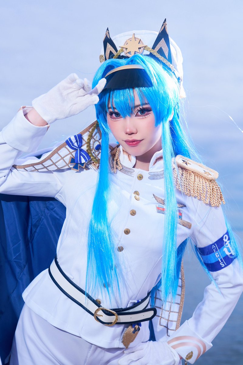コスプレ】 ヘルム/勝利の女神 NIKKE 📸:@cheeeeze_mattya #かみこす