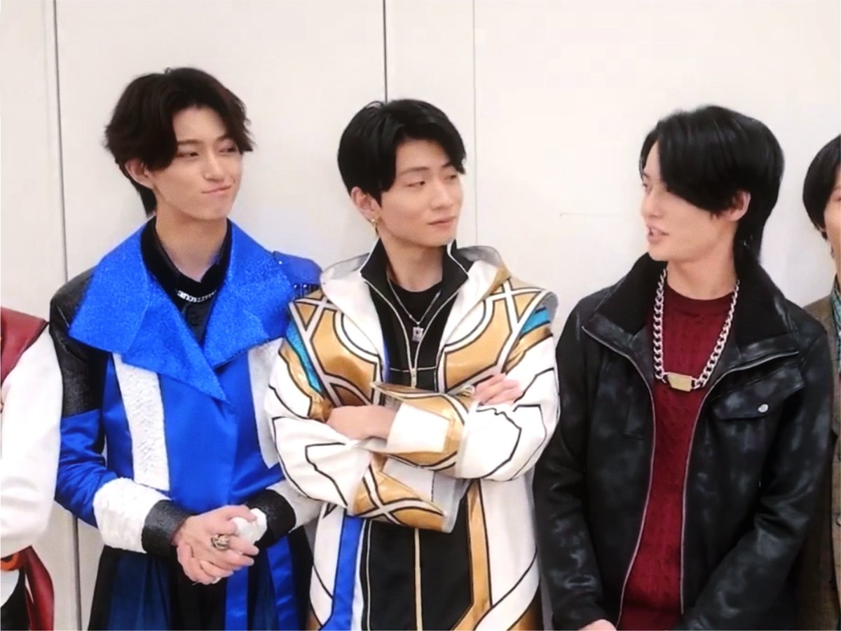 สงสัยมิจะน่ารักมาก พวกเมะเลยแย่งกันมอง5555 💙❤️🤍🤭🫶🏻👾