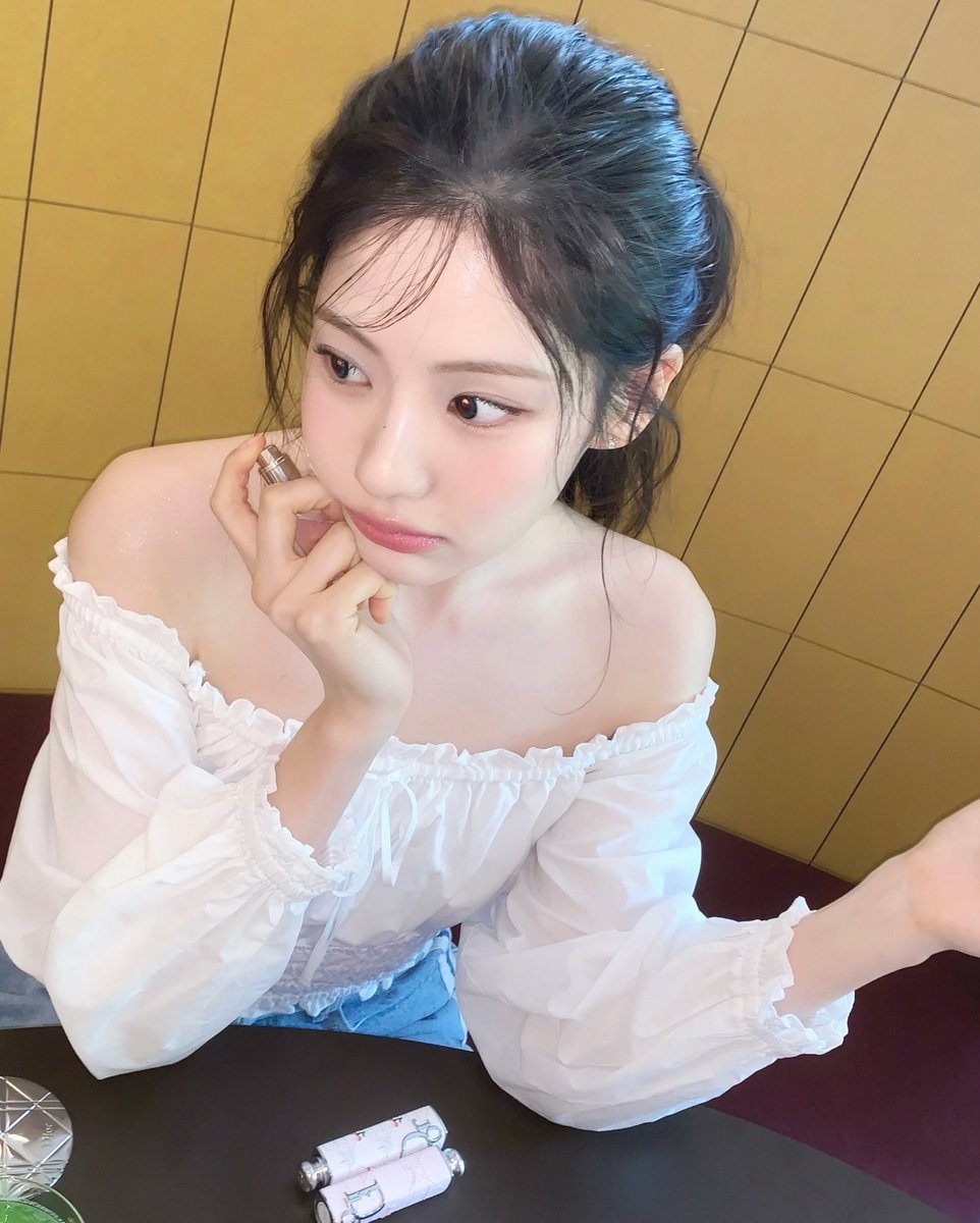 다나 tweet media
