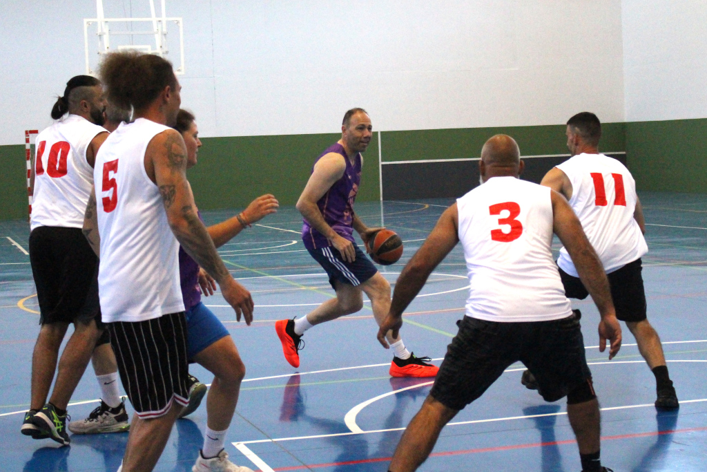 FCBQ's tweet photo. 🏀 Passades que connecten persones al Centre Penitenciari Mas d'Enric

🔝 Nova jornada del projecte 'Bàsquet a les presons' de la Fundació del #BàsquetCatalà amb la participació del Conseller d'Esports, Berni Álvarez.

➡️ https://t.co/1MtXu7nNSF https://t.co/f8fbiI7rSu
