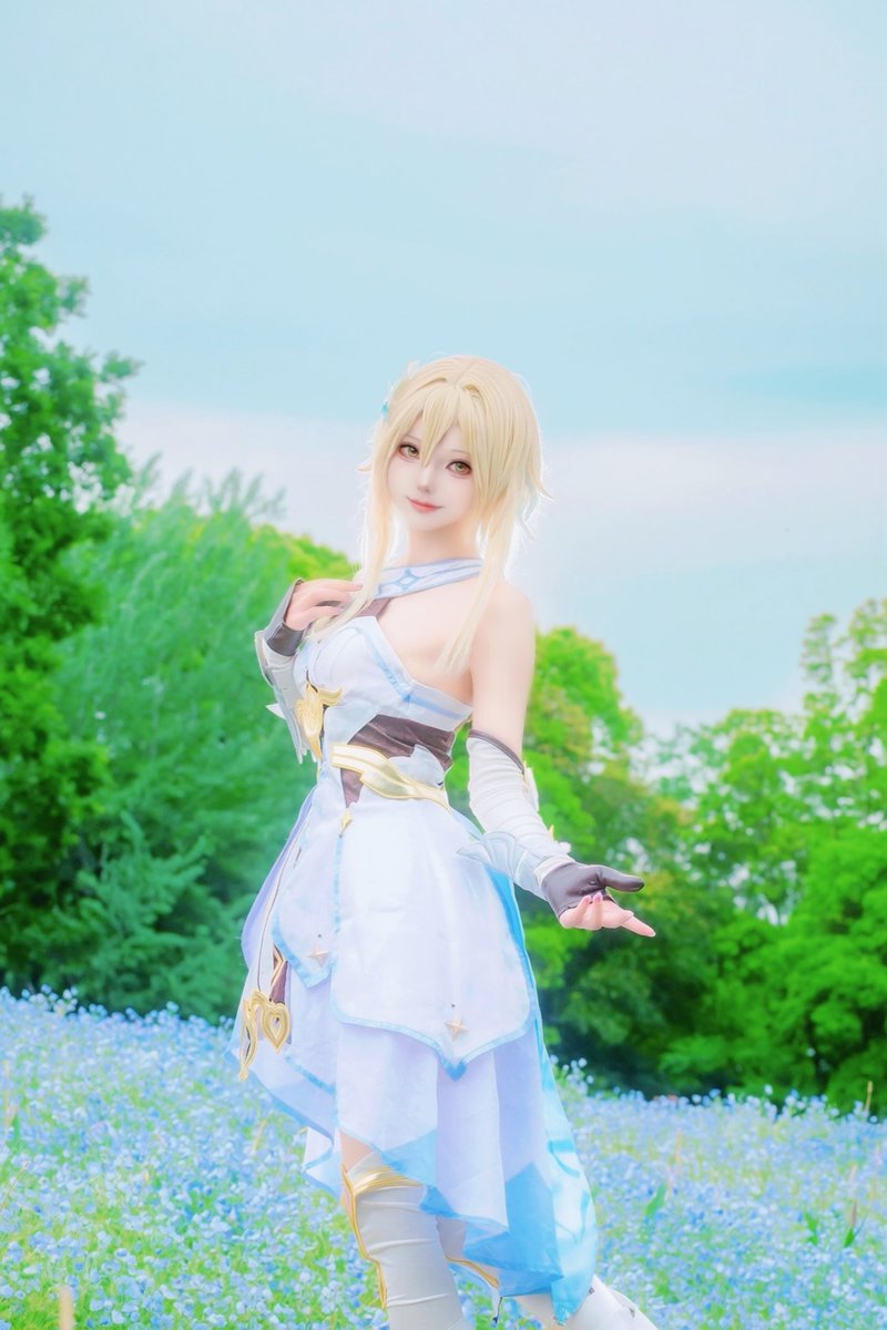 蛍☆彡プロフ見てください ネモフィラと蛍ちゃん〜💕間近で見れたの最高だったし、お写真も綺麗で