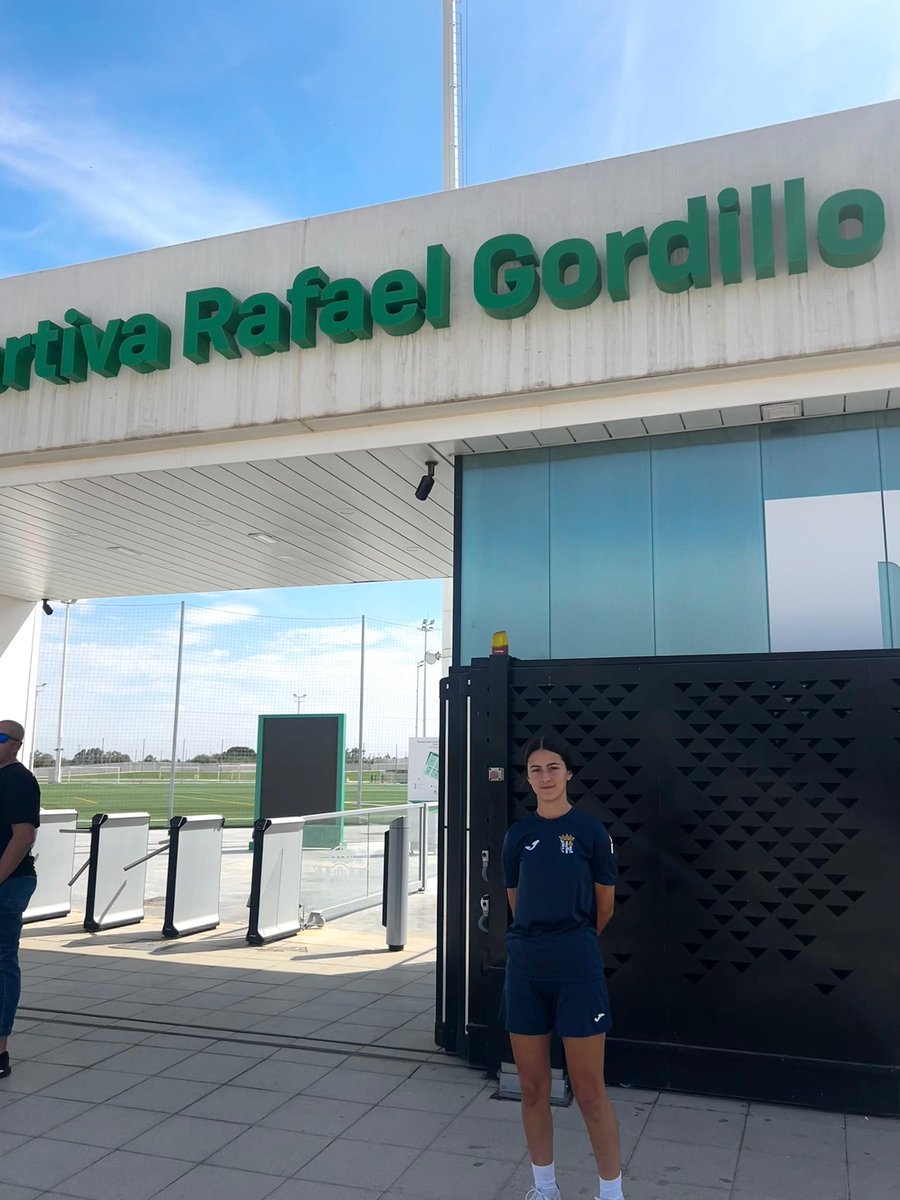 CamasCF's tweet photo. 📞¡Nueva llamada para nuestra cantera!

🟢Nuestra jugadora del Infantil Femenino, Alba Gallego ha sido convocada por el Real Betis Balompié para una sesión de entrenamiento.
Un reconocimiento a su esfuerzo, constancia y pasión por el fútbol. 

Enhorabuena!!👏👏

#99añoscontigo https://t.co/cP9q7zDKXs