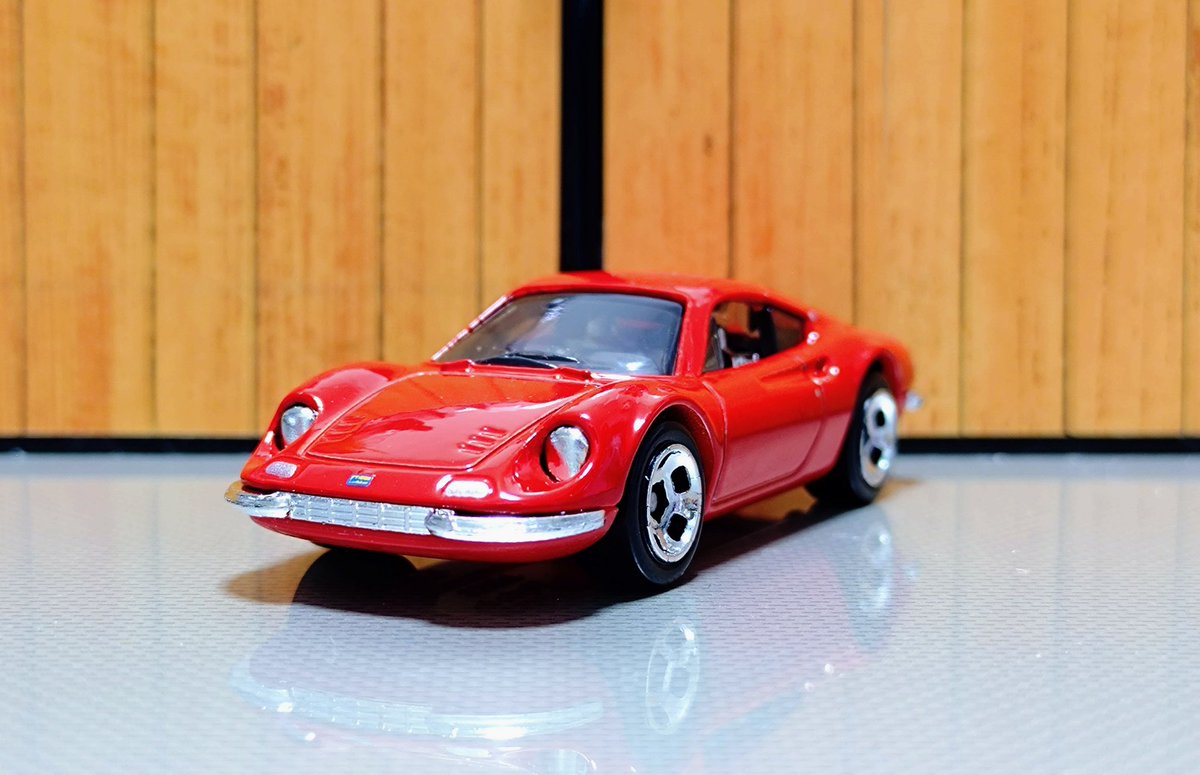 ホットウィール の ディーノ 206 GT です。エンツォ・フェラーリの