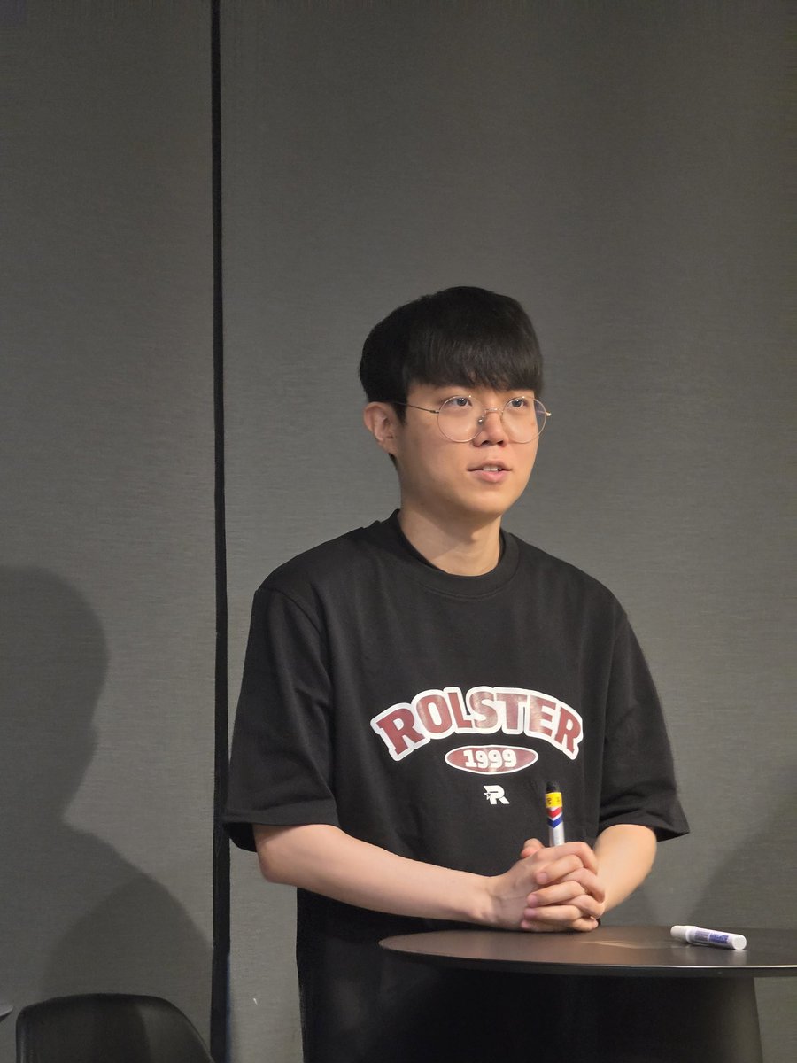 곧 출시될 옷이래요
일동 당황