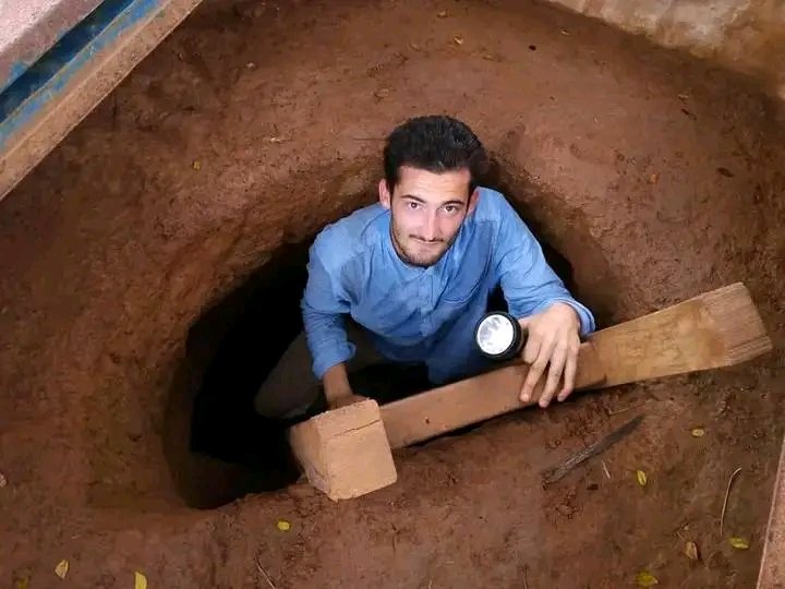 Benin_Construit's tweet photo. ⛳️ DOGBO, Bénin 🇧🇯 Le mythique village souterrain des « hommes à queue » de GOUNOUDOUDJI 🕳️🛖 https://t.co/uzIfJsCnxE