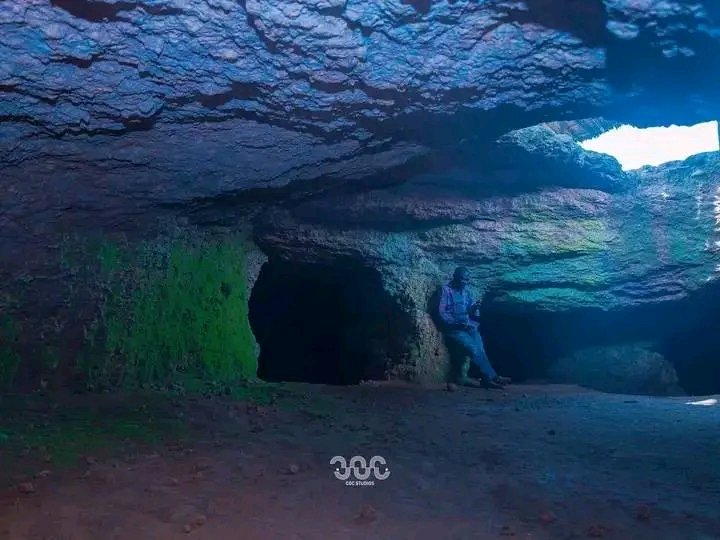 Benin_Construit's tweet photo. ⛳️ DOGBO, Bénin 🇧🇯 Le mythique village souterrain des « hommes à queue » de GOUNOUDOUDJI 🕳️🛖 https://t.co/uzIfJsCnxE