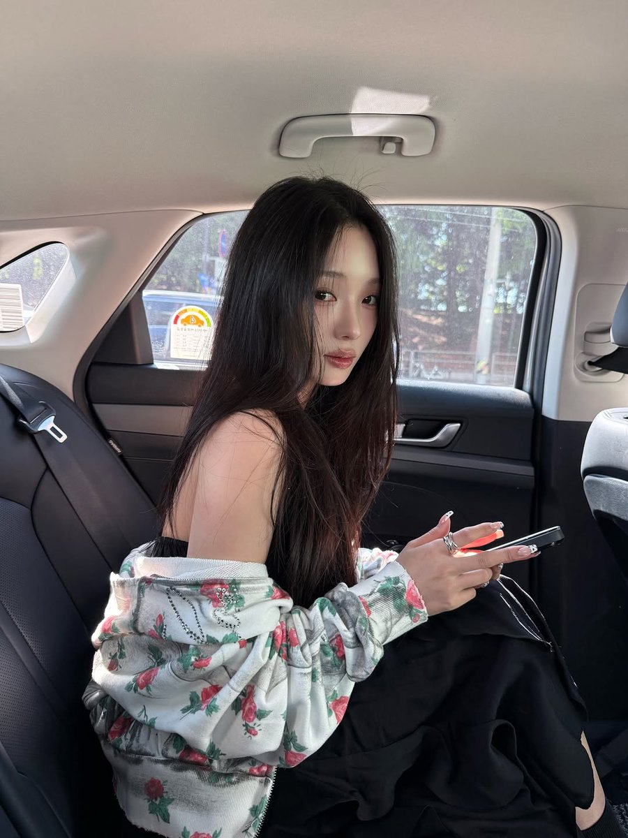 💛260507 지선이 인스타그램💛

rosieline_

지이이이이인짜 뭐 하기 싫은 날씨 떡볶이나 먹을게

#노지선 #지선 #RohJisun #JiSun