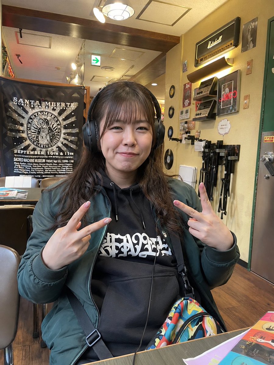 まお tweet media