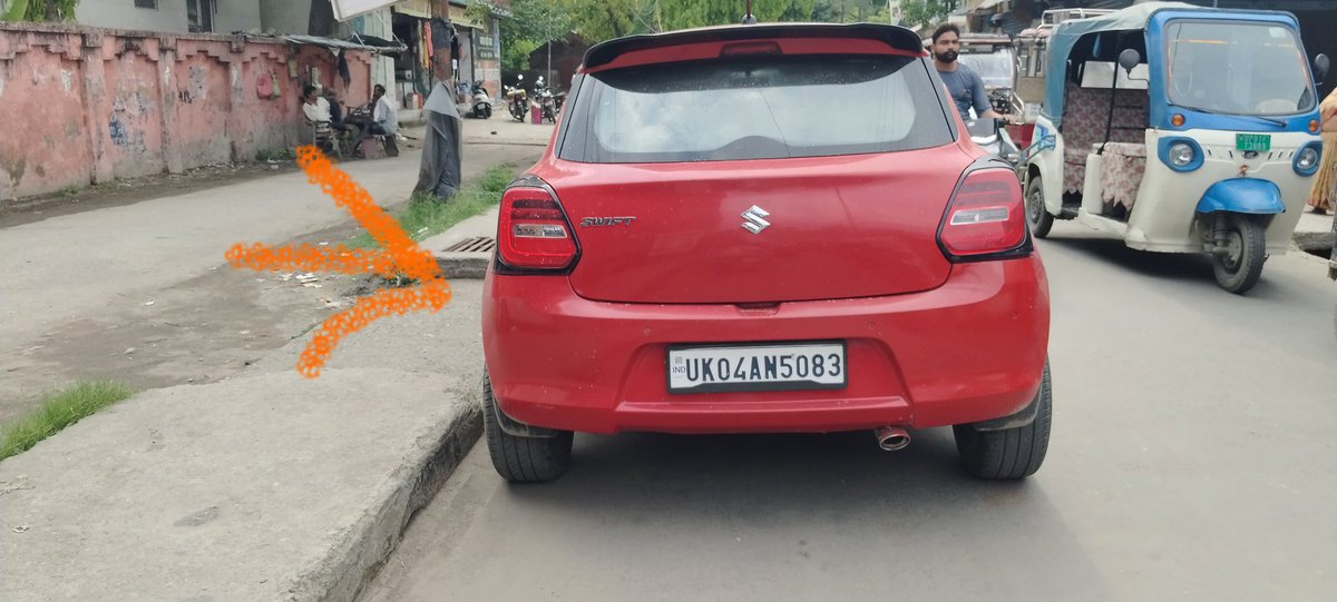 SurjeetSin192's tweet photo. बहेड़ी थाने के सामने पोस्ट ऑफिस रोड पर बालिका इण्टर कॉलेज का हर रोज रास्ता बन्द कर दिया जाता है और रोड पर नो पार्किंग में गाड़ी लगाकर रोड जाम किया जाता है गाड़ी लगाकर चले जाते है शॉपिंग @uppolice @112UttarPradesh @bareillypolice https://t.co/OY7gHTFBKV