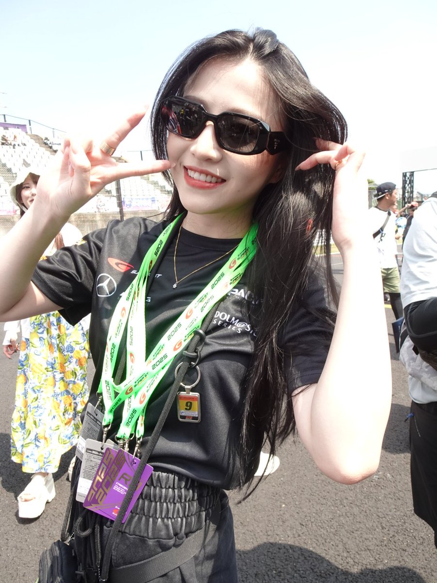 RT @WL7yYlllPrXQ8xt: あみちゃん❗ 誕生日おめでとう🎁🎂🎉 正義感が